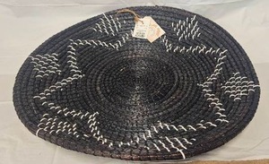 lot 152 image: Handcrafted Vietnamese Woven Seagrass Wall Basket&nbsp