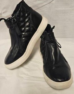 lot 193 image: Girls Steve Madden Areggie Black Quilted High-Top Sneakers
