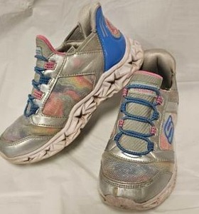 lot 196 image: Skechers Slip-Ins Girls Sneakers Size 13.5 (Childrens)&nbsp