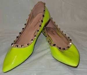 lot 219 image: Forever Neon Green Studded Pointed Toe Ballet Flats Size 9