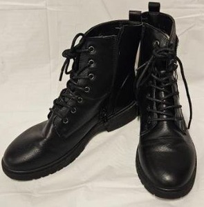 lot 224 image: Wanted Shoes Mission Black Combat Boots Womens Size 8&nbsp
