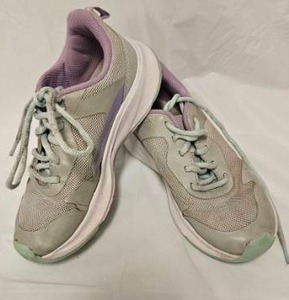 lot 226 image: Girls Gray &amp Lavender Lace-Up Athletic Sneakers Size 1&nbsp