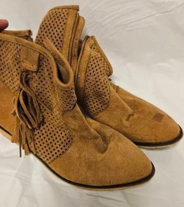 lot 234 image: Womens Tan Suede Perforated Fringe Ankle Boots&nbsp
