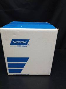 lot 1027 image: Norton Vortex Rapid Prep Discs 7 x 78 Medium Grit - Box of 25 - Retail $55