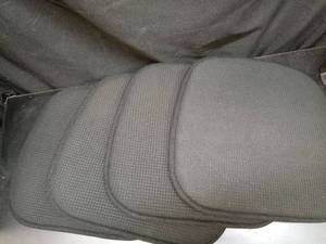 lot 1062 image: Shinnwa Non-Slip Seat Cushion Pads Set - Retail $32