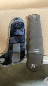 lot 4003 image: All In Motion AnkleWrist Weights Set 2.5LB and 2LB - Retail $25