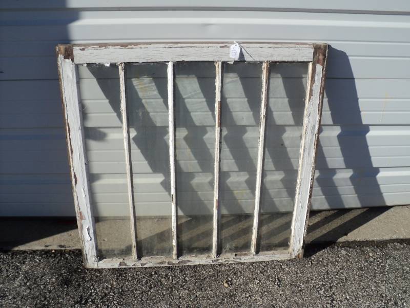 lot 4294 image: 5 lite sash style window, wooden frame 32 x 31-12