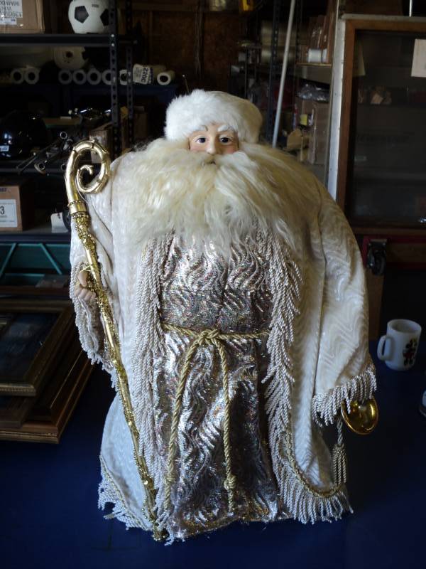 lot 4305 image: Large Father Christmas Tree Topper, white and Gold, 16 x 25 tall