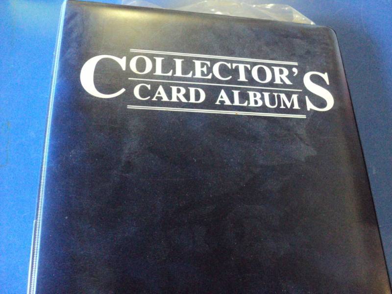 lot 4309 image: Collectors Card Album Binder, Football, Baseball, Basketball cards, 1990s