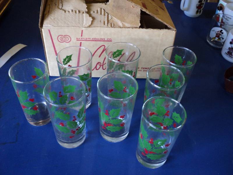 lot 4312 image: Bartlett Collin 8- piece Holiday Tumbler Set, 8 oz glasses