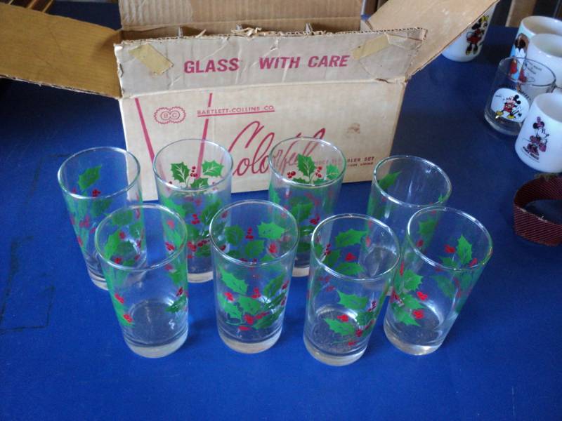 lot 4313 image: Bartlett Collin 8- piece Holiday Tumbler Set, 8 oz glasses