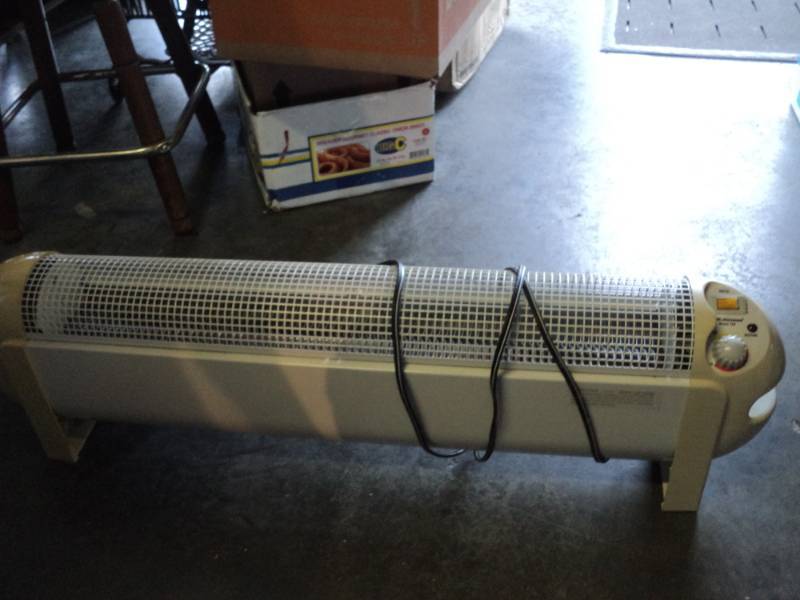 lot 4320 image: Lakewood Low Profile Oil-filled Heater, 1500 watts, used, tested, works