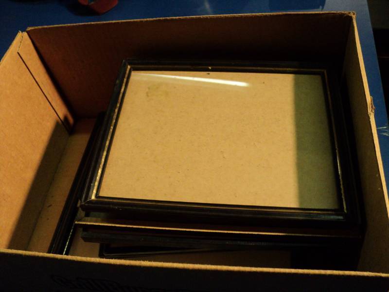 lot 4335 image: (11) ct mixed lot picture frames, holds 8 x 10, black, some with gold trim