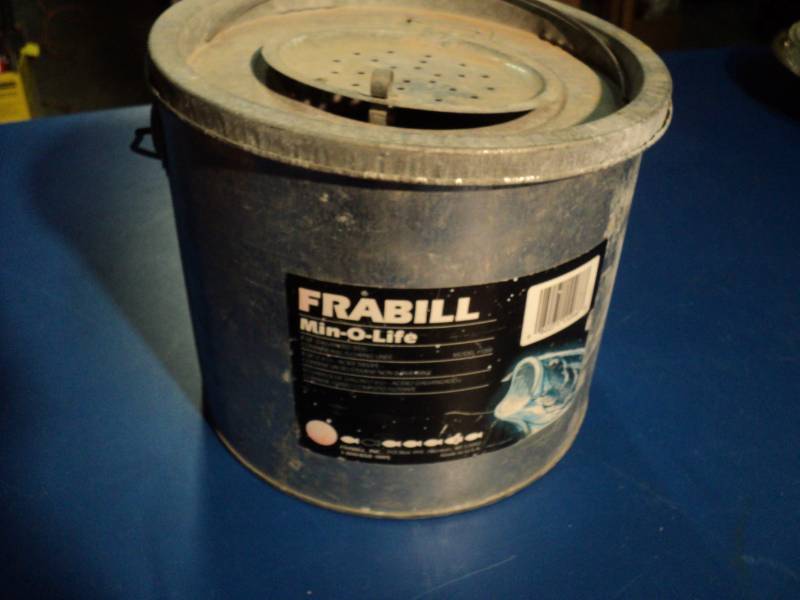 lot 4351 image: (1) Frabill Min-O-Life 8 quart Galvanized pail with floating liner