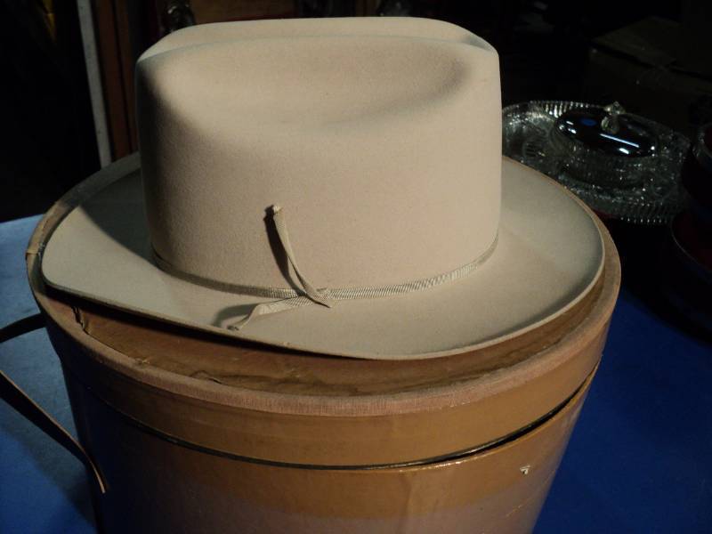 lot 4355 image: Stetson hat Chas. B. Shipley, size 7 with box