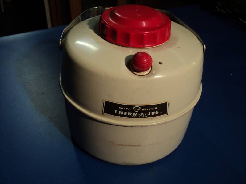 lot 4374 image: Knapp Monarch 1 gallon Therm-A-Jug