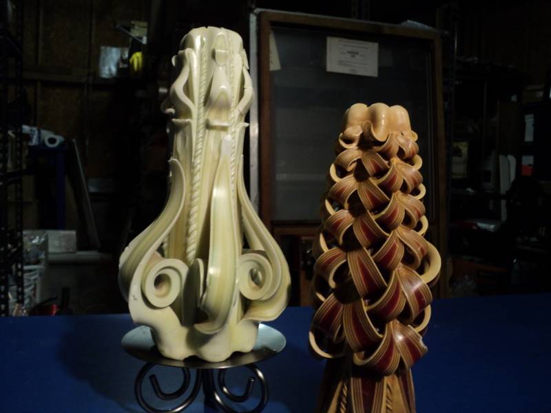 lot 4390 image: (2) Decorative Ribbon Candles with metal stand, 13-12 tall