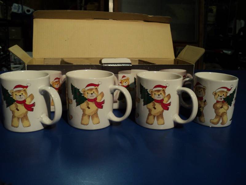 lot 4399 image: (4)  Stoneware Mugs Christmas Bear