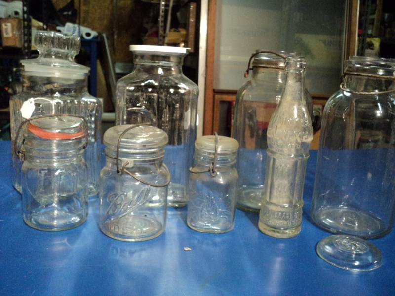 lot 4413 image: (8) ct mixed lot glass jars and bottles