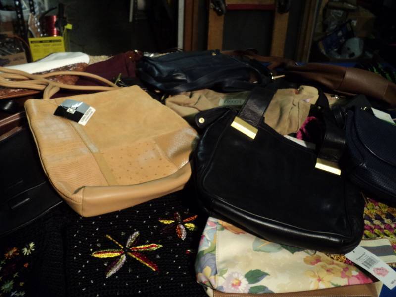 lot 4416 image: (22) ct. lot purses and handbags, new and used, many styles, colors and brands