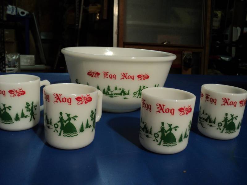 lot 4433 image: Vintage Anchor Hocking Punch Bowl w (4) mugs Egg Nog, milk glass