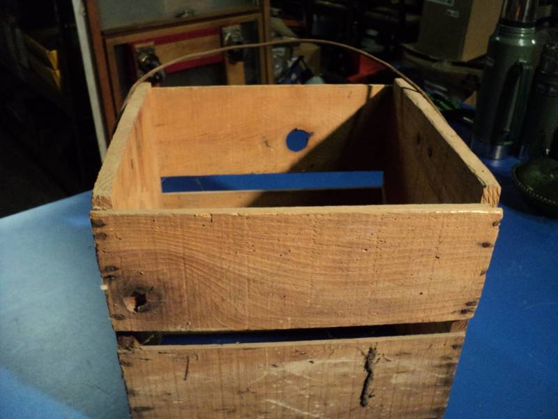 lot 4439 image: Wooden Crate with Metal Handle, 12 x 13-12 x 11, Blue Goose partial label