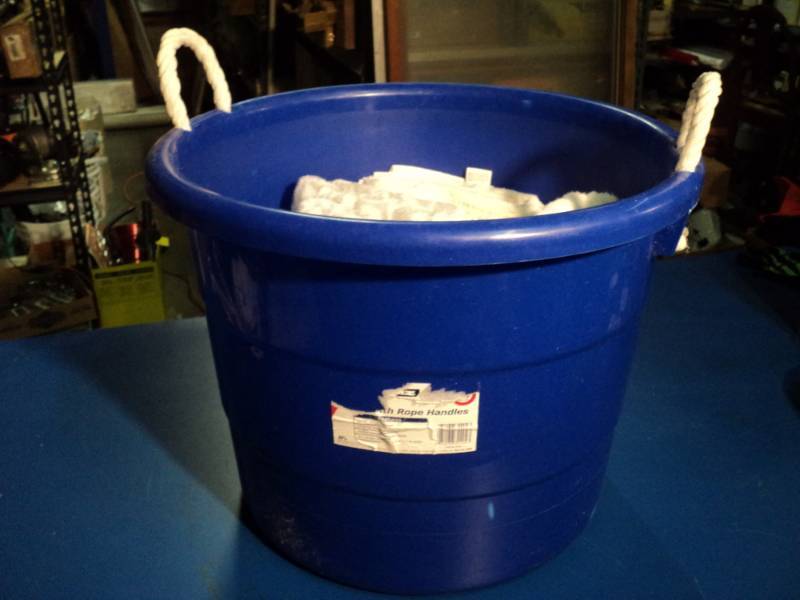 lot 4445 image: Mixed lot JC Pennys Collections Bath Towels in a Muck Bucket style tub (5) Bath Towels, (5) hand towels and wash clothes