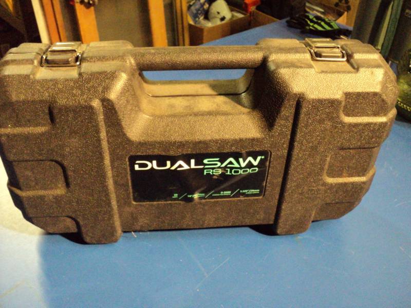 lot 4447 image: Dual Saw RS 1000 w case and instructions, used, powers on, works, may need new blades