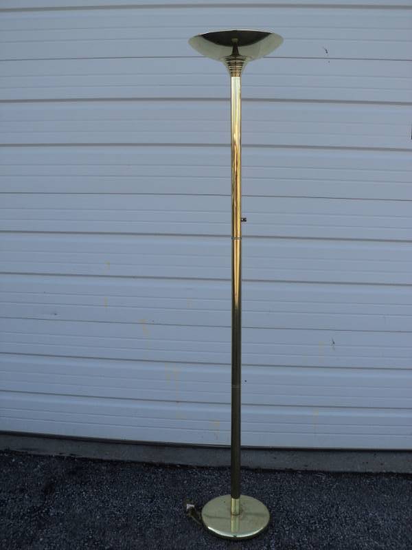 lot 4449 image: Brass Floor lamp 71-12 with 12 diameter shade, works, takes specific halogen bulb included