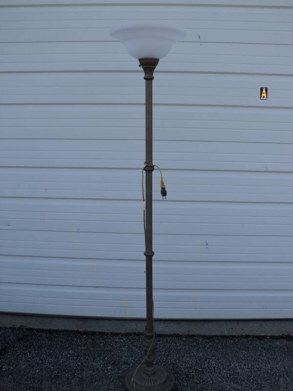 lot 4450 image: Metal Floor Lamp with frosted glass shade 70 with 14 diameter shade, works
