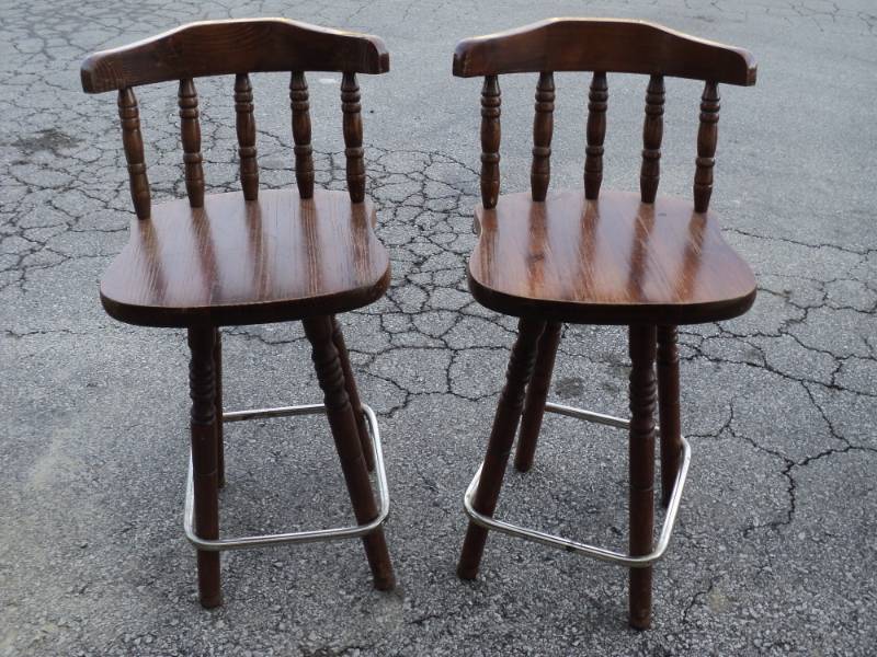 lot 4463 image: (1) pair Wooden Bar stools 25-12 seat height