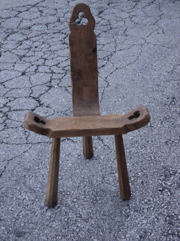 lot 4467 image: Antique Wooden Birthing Chair 19 x 12 x 30