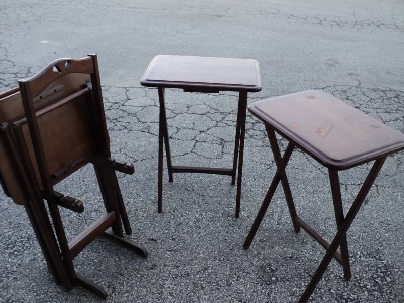 lot 4468 image: (4) ct. lot Wooden Tray Tables with wooden stand 20 x 14 x 24, damage to some of the table tops