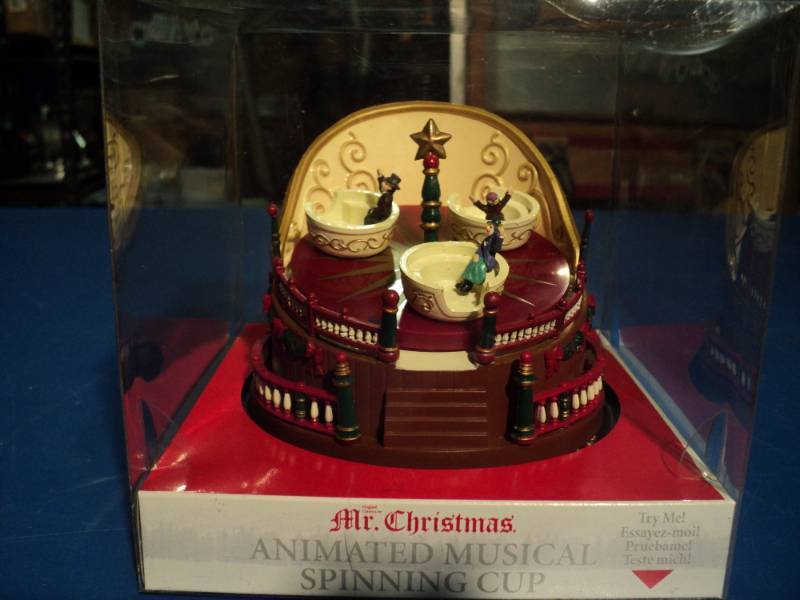 lot 4484 image: Mr Christmas Animated Musical Spinning Cup Wind-up 2011