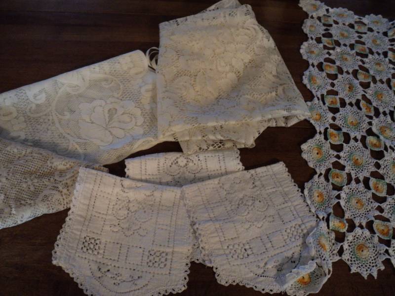 lot 4497 image: (7) ct. lot lace and crochet doilies and tale runners