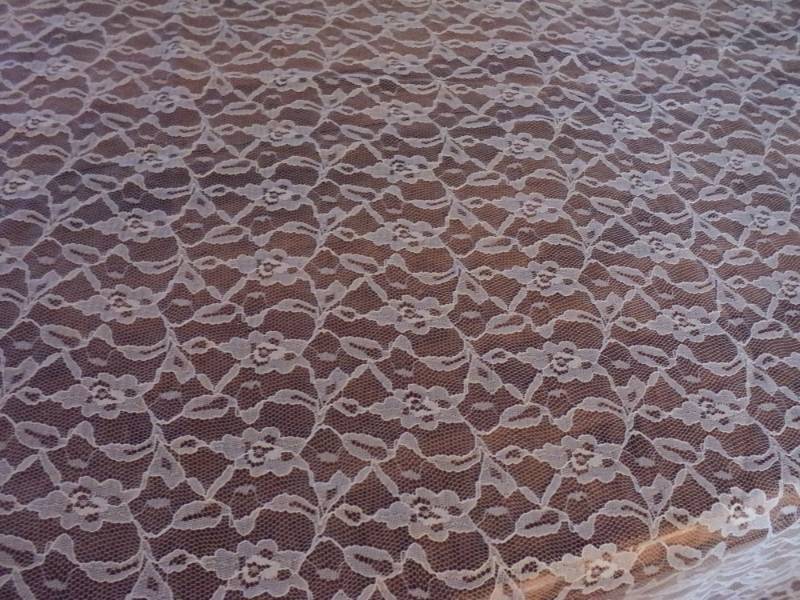 lot 4499 image: Round Lace Table Cloth 54 diameter
