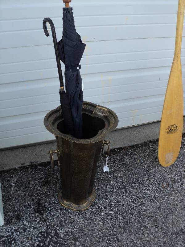 lot 4504 image: Solid Brass Umbrella Stand with umbrellas 10-12 diameter x 19-12 tall