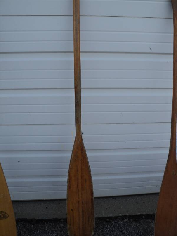 lot 4506 image: Wooden Paddle with metal tip guard, 5 long