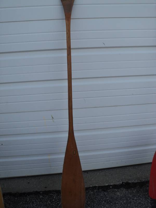 lot 4507 image: Old Town Canoe Paddle, Wooden 57 long