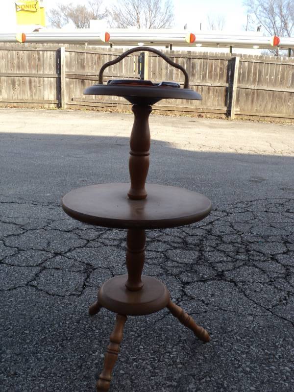 lot 4511 image: Wooden Ash tray table 13 diameter x 30 tall
