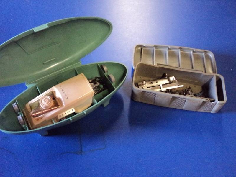 lot 4523 image: Mixed lot sewing Machine parts