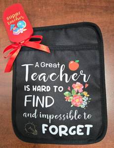 lot 498 image: A Great Teacher Appreciation Gift Set Pot Holder and Silicone Spatula - Retail $12