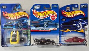 lot 512 image: Hot Wheels Die-Cast Car Collection Set