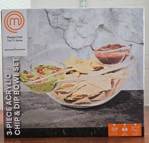 lot 537 image: MasterChef 3-Piece Acrylic Chip and Dip Bowl Set  Retail $15