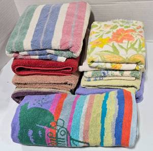 lot 555 image: Bath Towels