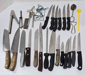 lot 577 image: Mixed Kitchen Knifes and Utensils