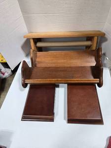lot 622 image: Decorative Wood Shelves. Longest 26-27 inches