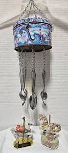 lot 641 image: Carousel Horse Wind Chime, 2 Decorative Horses