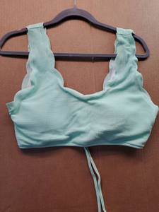 lot 27682 image: Mint Green Scallop Edge Bikini Top XL - Retail $18