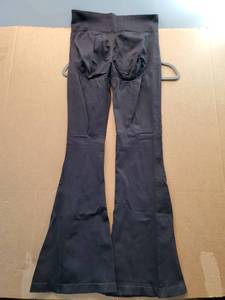 lot 27684 image: Black High-Waist Flare Leggings L - Retail $15